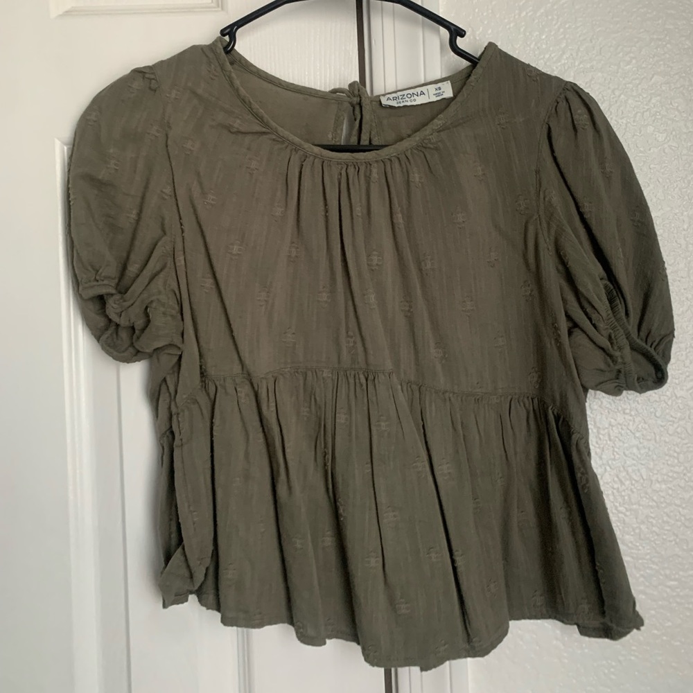 Army green cottage type vibe blouse. Only used once and in super good shape.